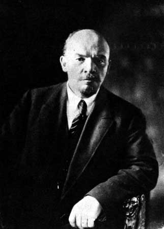 ملف:Lenin 1920.jpg