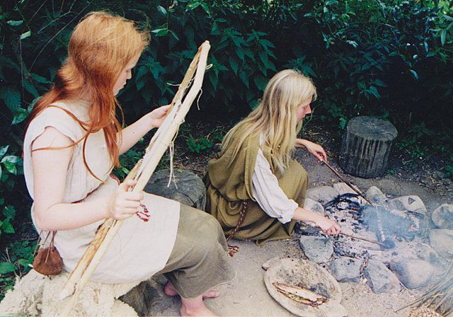 ملف:Two working girls iron age.jpg