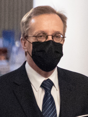 ملف:Valtiojohdon edustajat sytyttivät kynttilät Helsingin Tuomiokirkossa itsenäisyyspäivänä 6.12.2021 (cropped).jpg