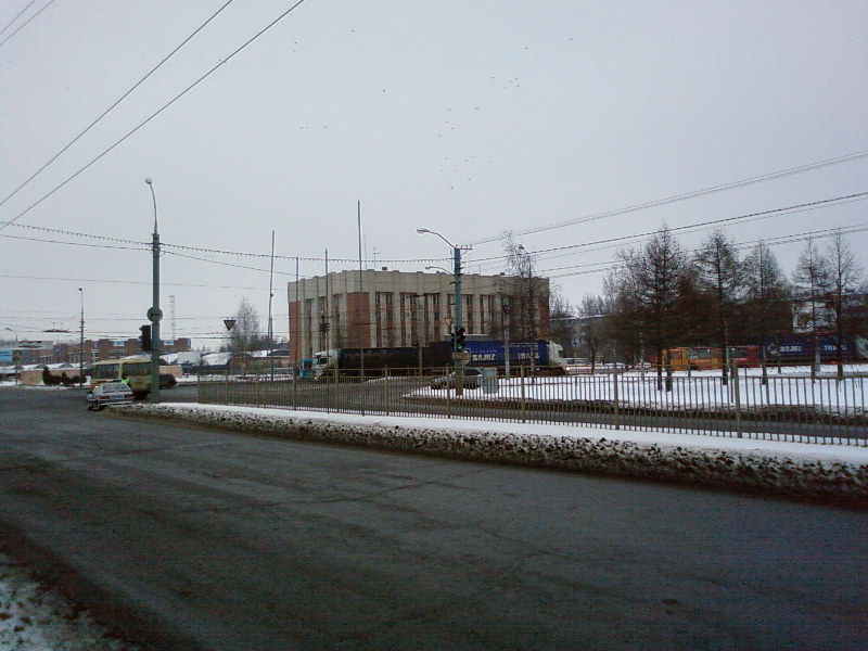 ملف:Здание Администрации Дзержинского района Ярославля 2009.jpg