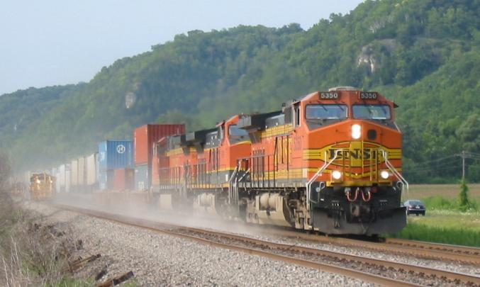 ملف:BNSF 5350 20040808 Prairie du Chien WI.jpg