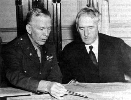 ملف:George marshall&henry stimson.jpg