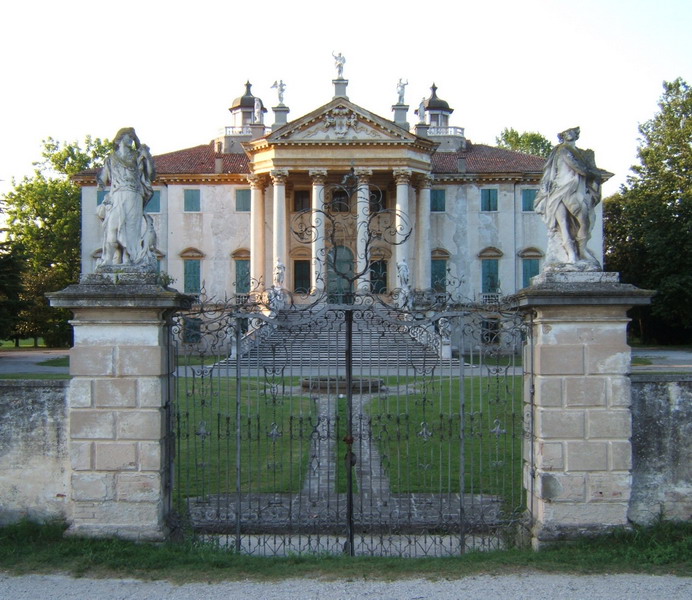 ملف:Villa giovannelli.jpg