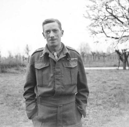 ملف:8TH ARMY PERSONALITIES NA23572 (cropped).jpg