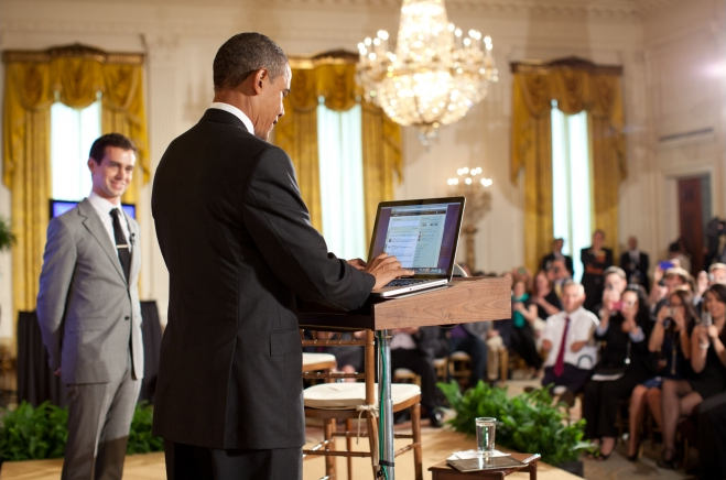 ملف:Twitter Town Hall-Dorsey Obama.png