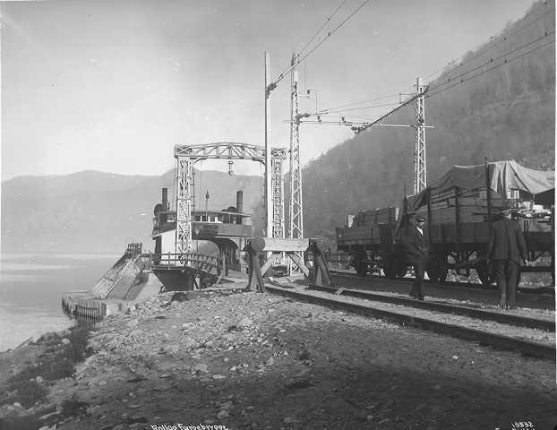ملف:Railway ferry at Rollag.jpeg