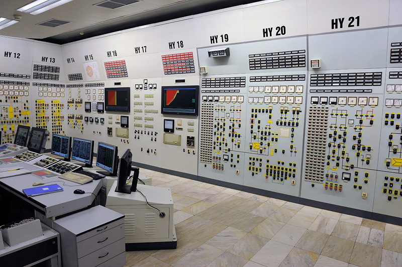 ملف:Kozloduy Nuclear Power Plant - Control Room of Unit 5.jpg