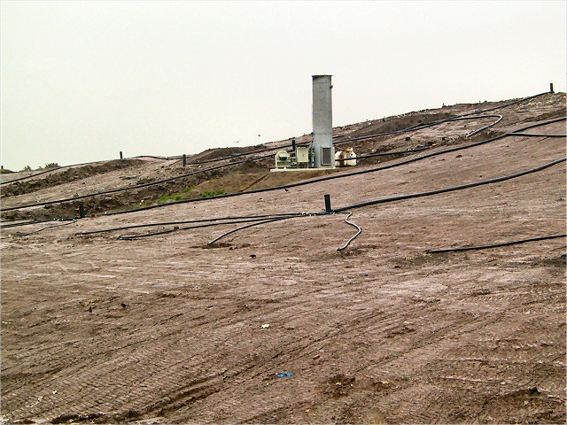 ملف:Landfill - geograph.org.uk - 64221.jpg
