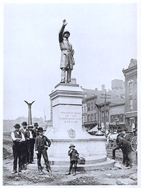ملف:HaymarketPoliceMemorial.jpg