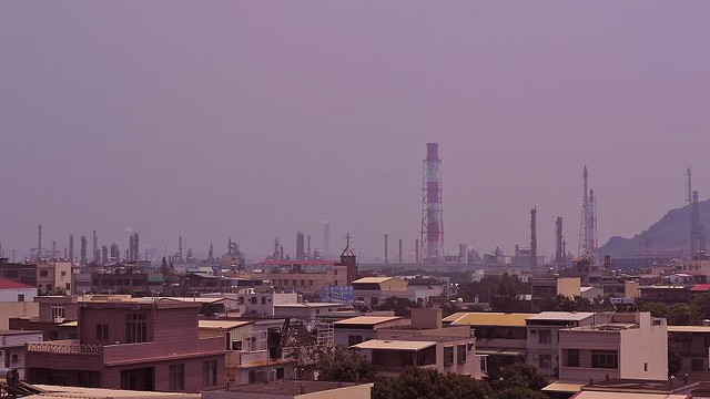 ملف:Kaohsiung Refinery.jpg