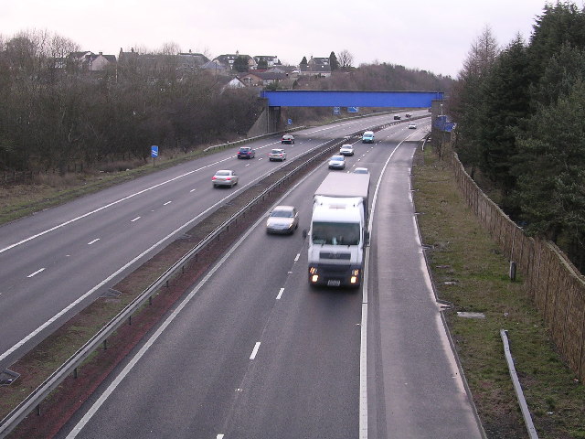 ملف:M73 plus Blue Railway Bridge - geograph.org.uk - 127406.jpg