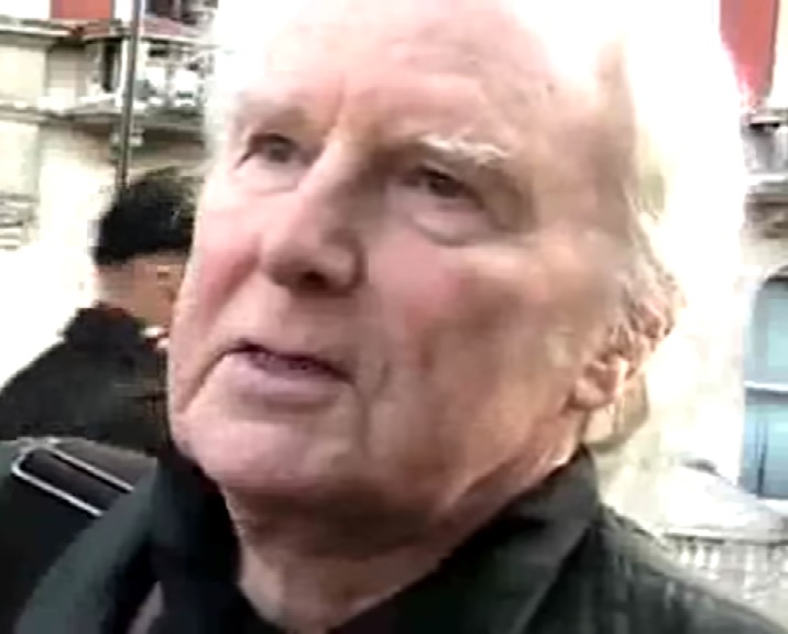 ملف:Brian Sewell 2011.jpg