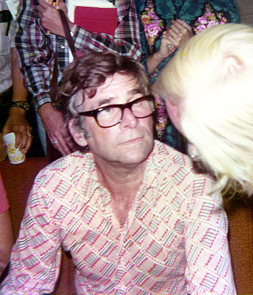 ملف:Gene roddenberry 1976.jpg