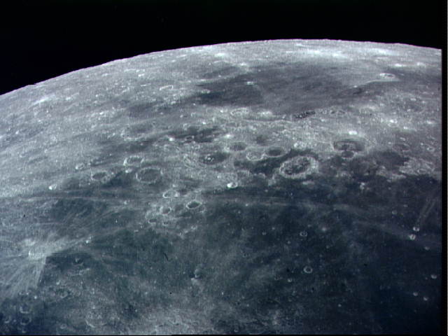 ملف:Moon-surface.jpg