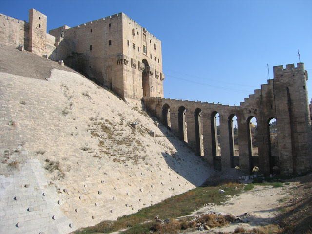 ملف:Aleppo citadel001.jpg