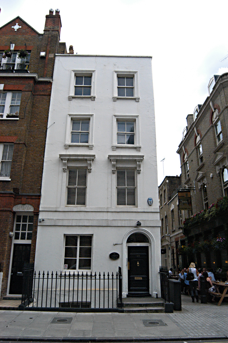 ملف48 Langham Street, London W1.jpg المعرفة