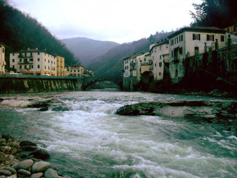 ملف:Il Lima a Bagni di Lucca.jpg