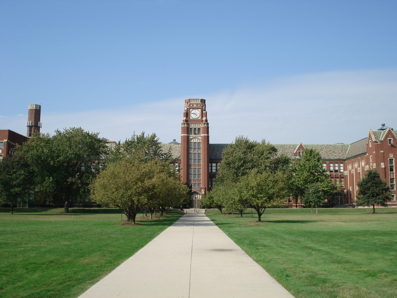 ملف:Lane Tech High School clock tower.jpg