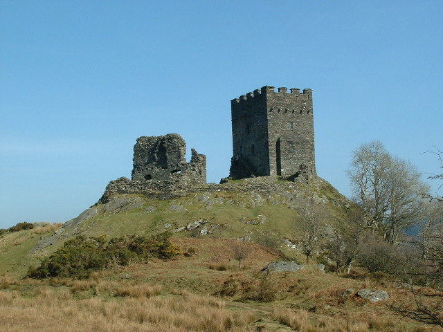 ملف:Dolwyddelan Castle2.jpg
