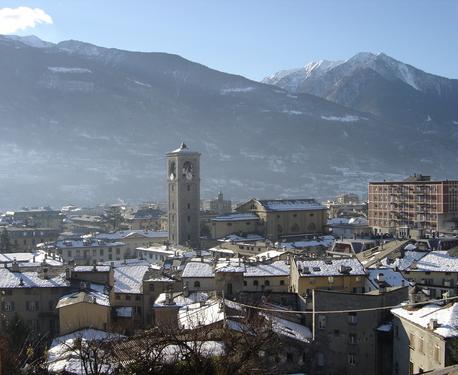 ملف:Panorama sondrio.jpg