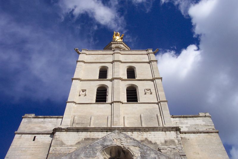 ملف:Notre Dame des doms.jpg