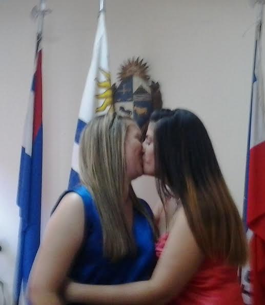 ملف:Boda de policias uruguayas.jpg