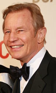 ملف:Michael York crop.jpg