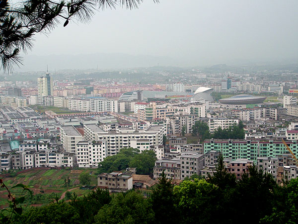 ملف:在袁山公园看体育中心 - panoramio.jpg