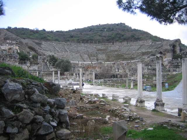 ملف:Ephesus theater.jpg