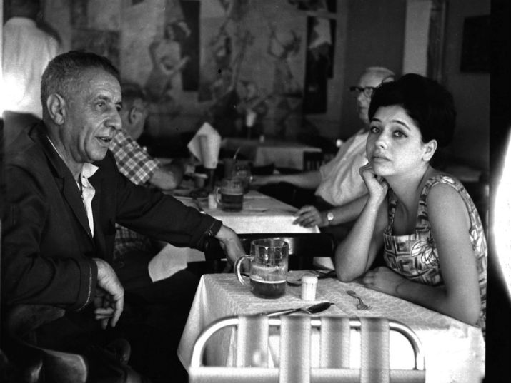 ملف:נתן אלתרמן עם תרצה אתר.jpg