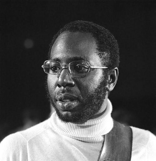 ملف:Curtis Mayfield.png