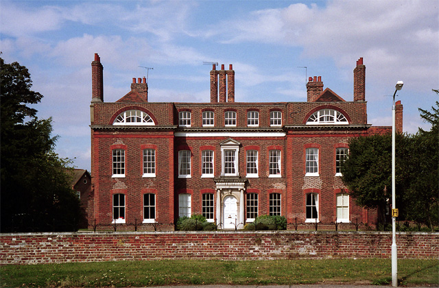 ملف:Springfield Place, Springfield - geograph.org.uk - 3375877.jpg