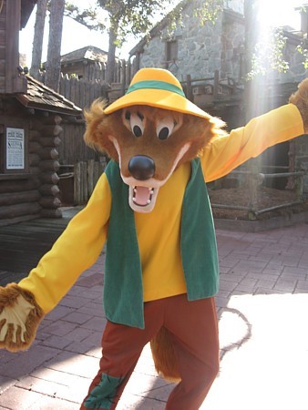 ملف:Br'er Fox in a Disney park.jpeg