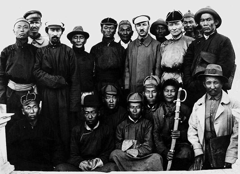 ملف:Mongolian Revolutionaries.jpg