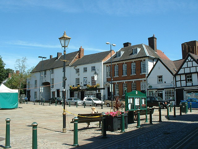 ملف:Atherstone Market Square.jpg