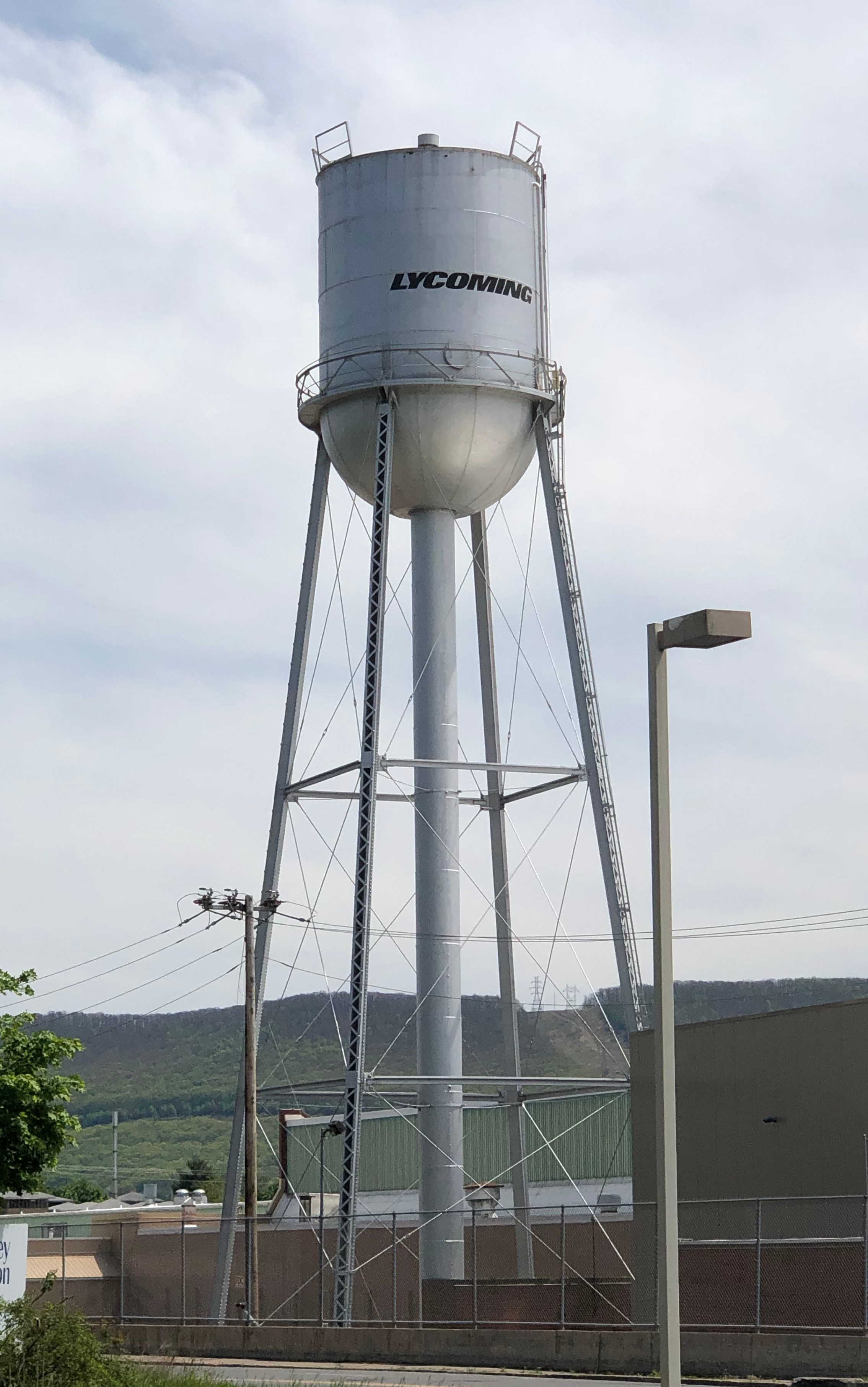 Engines Williamsport, PA water tower.jpg المعرفة