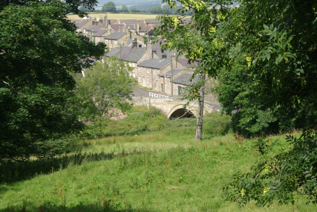 ملف:Thropton Bridge - geograph.org.uk - 927958.jpg
