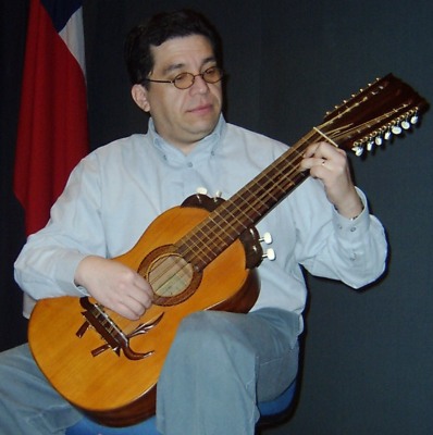 ملف:Guitarronero001.jpg