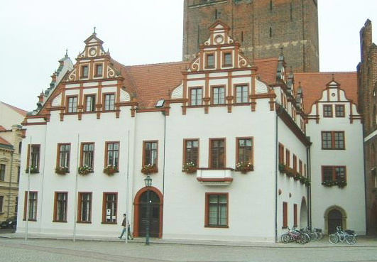 ملف:Rathausstendal1.jpg