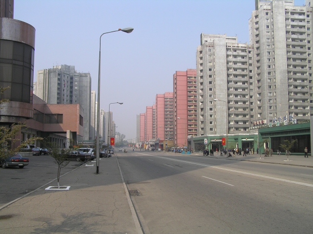 ملف:Changwang Street in Pyongyang.jpg