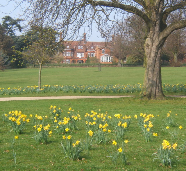 ملف:Christchurch Park in spring - geograph.org.uk - 1233434.jpg