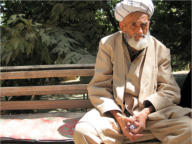 ملف:Uzbek man from central Uzbekistan.jpg