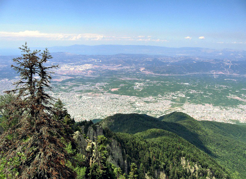 ملف:View of Bursa from the hills of Mount Uludag.jpg