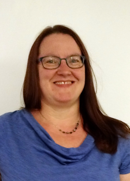 ملف:Elizabeth Bear - Paris - 2016-09-20.jpg