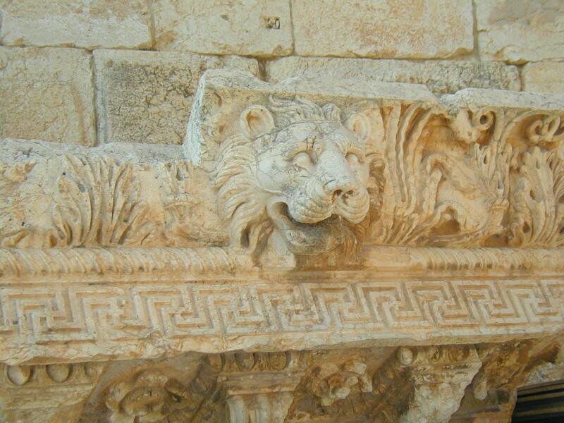 ملف:Baalbek-temple.jpg