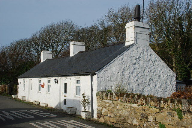 ملف:Tai'r Lôn Llangïan - geograph.org.uk - 669125.jpg