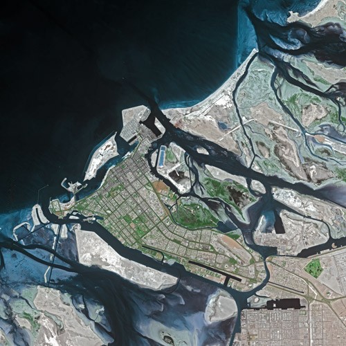ملف:Abu Dhabi SPOT 1034.jpg