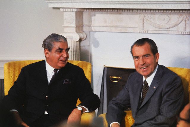 ملف:Yahya and Nixon.jpg