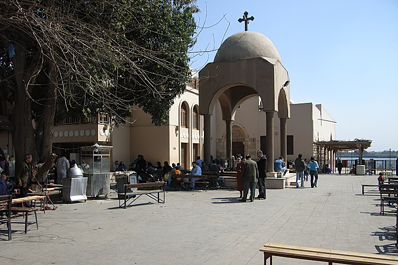 ملف:MaadiVirginChurchCourt.jpg