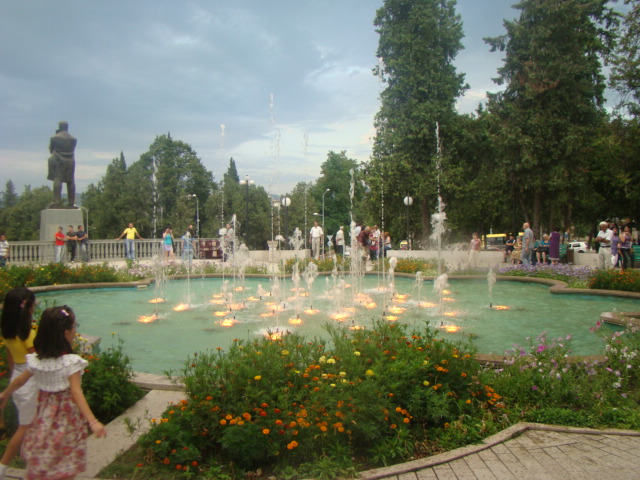 ملف:Stepanakert Fountain During the Day.JPG